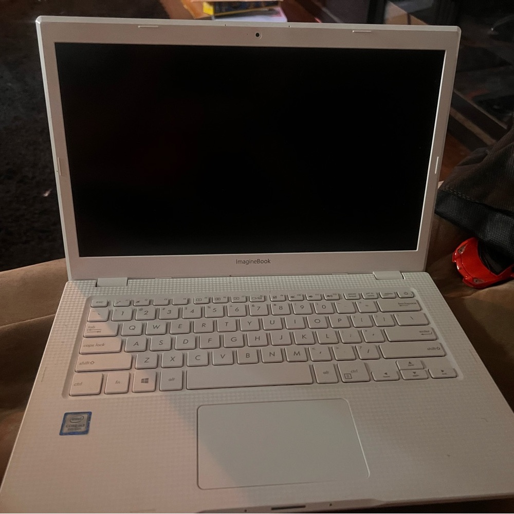 ASUS Imaginebook model MJ401TA